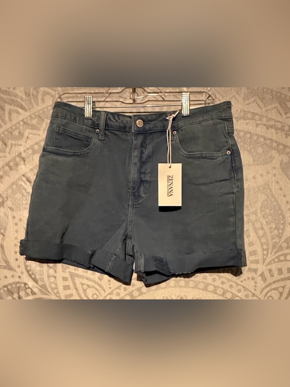 NWT Zenana High-Waisted Cuffed Denim Shorts Large 👖✨